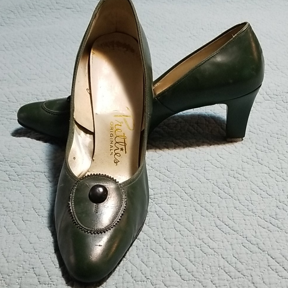 "Pretties" Brand Vintage Ladies Pump